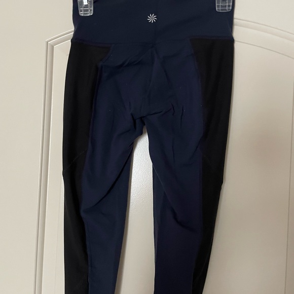 Athleta navy blue leggings with black mesh paneling size xs - Picture 6 of 7